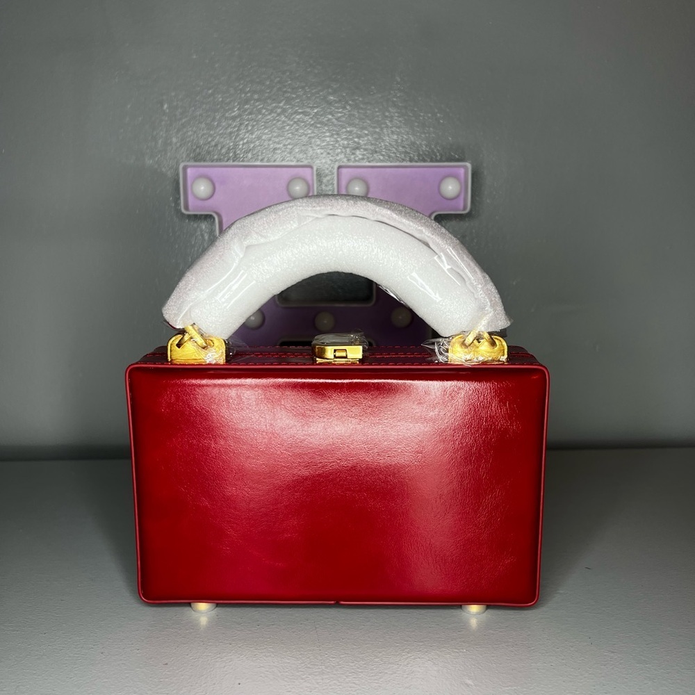 Brandon Blackwood Slim Trunk in Red Oiled Leather with Brass Gold Hardware - Picture 15 of 17